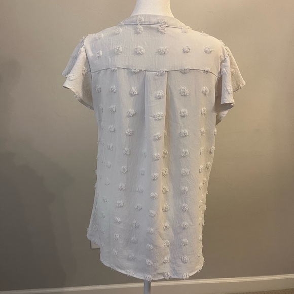White‎ Textured Short Sleeve Blouse - Picture 2 of 3